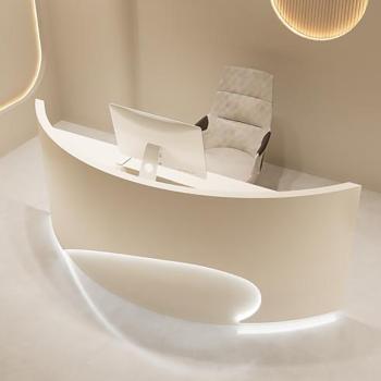 Muxing Empfangstheke Theke geschwungene Tresen Kasse Empfangstresen