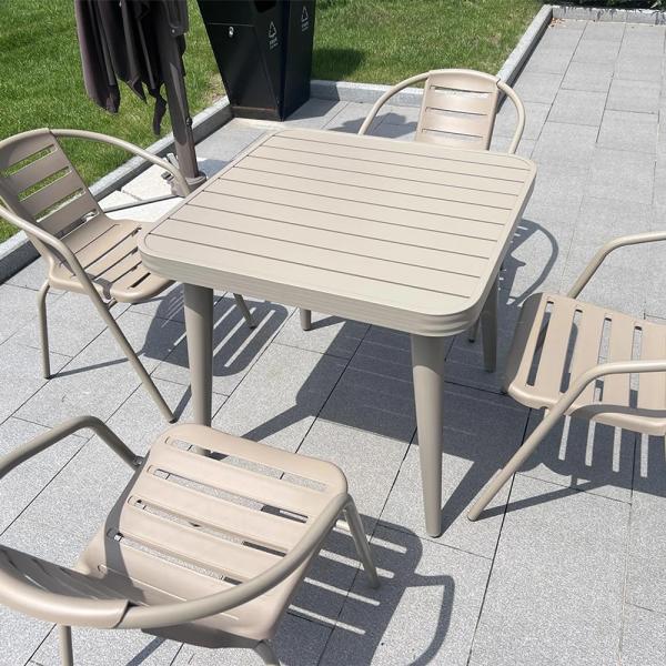 MuXing 5-teiliges Gartenmöbel-Set – 4 Einzelsessel, 1 Tisch, Outdoormöbel, Terrassenmöbel, Essgruppe für den Garten Witterungsbeständig Beige L80cm /KLNZY80/