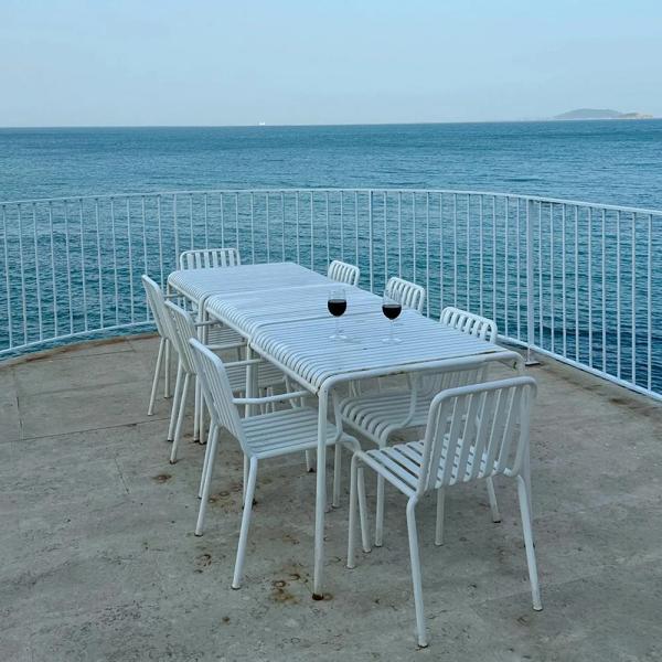 MuXing Gartenmöbel Set aus Eisen – 3er-Set (1 Tisch + 2 Stühle) – Balkon Terrasse Outdoor Bistro Sitzgruppe – Balkonmöbel Wetterfest – Weiß 70cm【BFZ6588】